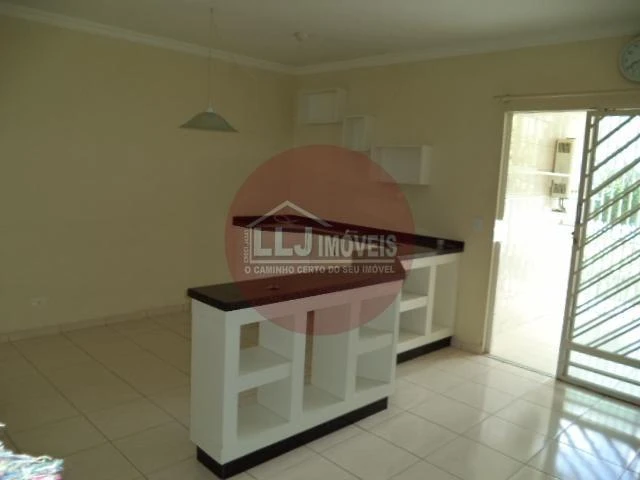 Casa tipo sobrado de 360 m² con 4 dormitorios y cocina equipada — photo 6