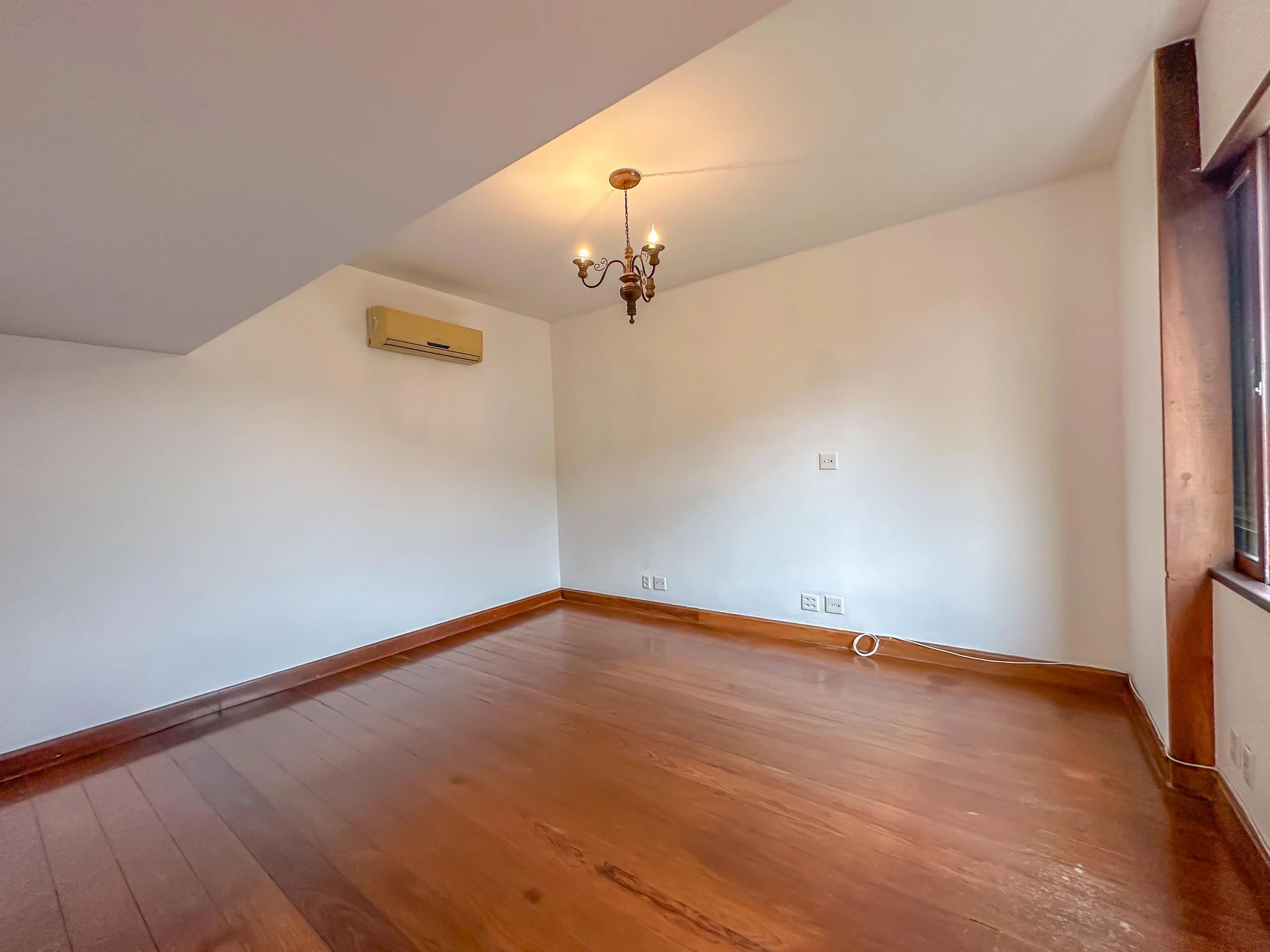 Apartment, 275 m², with a glass-enclosed balcony — photo 49