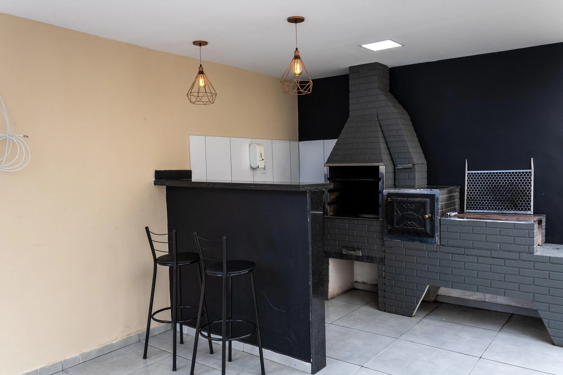 2-bedroom rental apartment with a balcony — photo 43