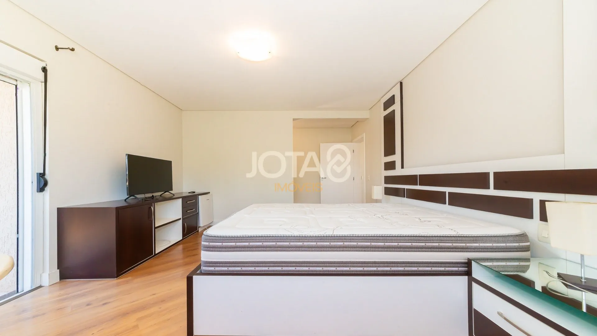 House with 3 bedrooms, 345 m² and 6 parking spaces — photo 40
