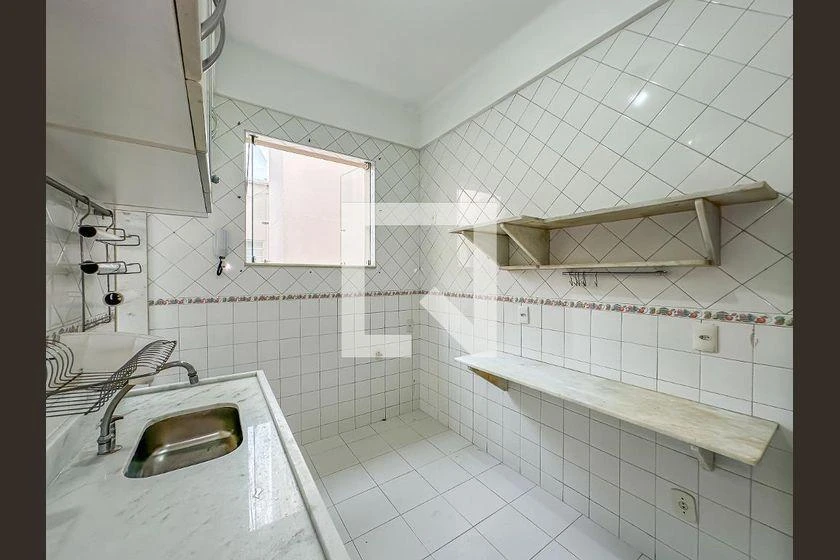 Apartamento de 3 quartos com piso de madeira ou laminado — photo 36