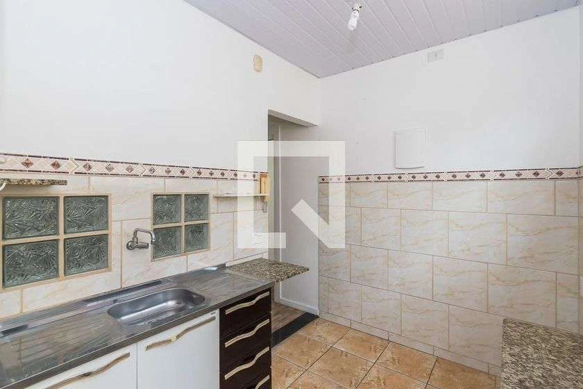 Apartamento de 1 quarto com box de vidro no banheiro — photo 3