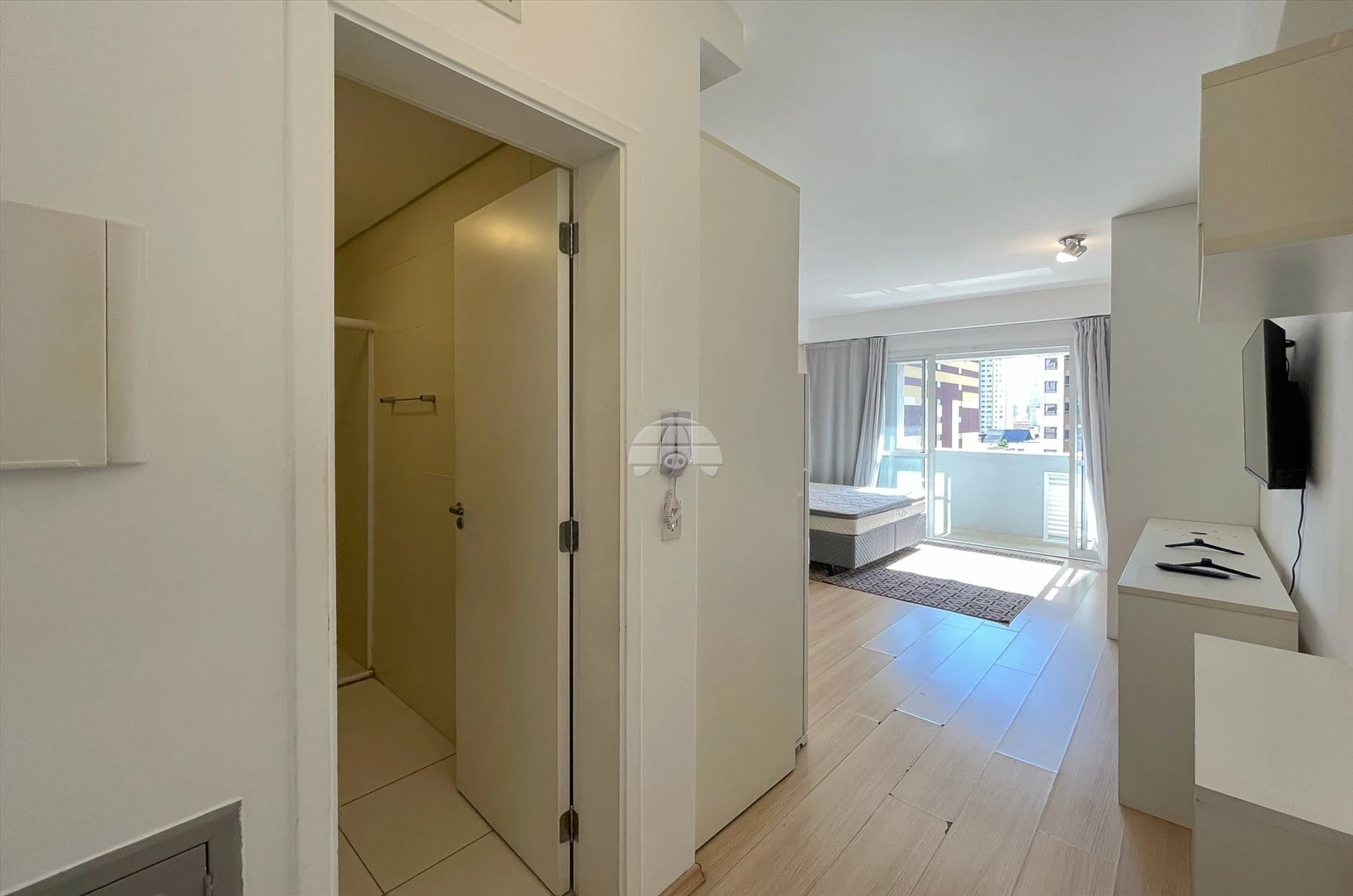 Студия 33 м² с кухней открытой планировки и 1 ванной — photo 4