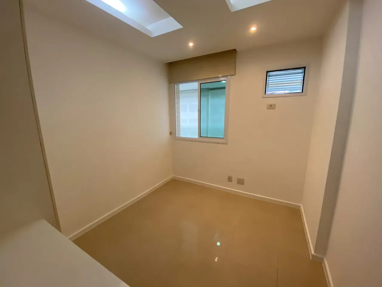 Apartment, 69 m², with a glass-enclosed balcony — photo 9