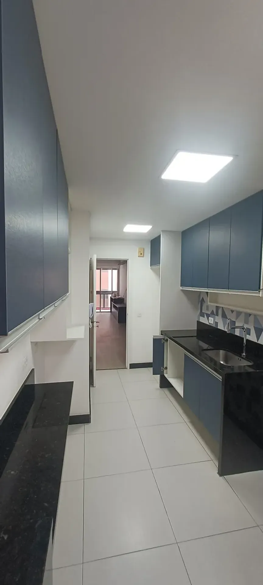 Apartment, 92 m², with a glass-enclosed balcony — photo 9