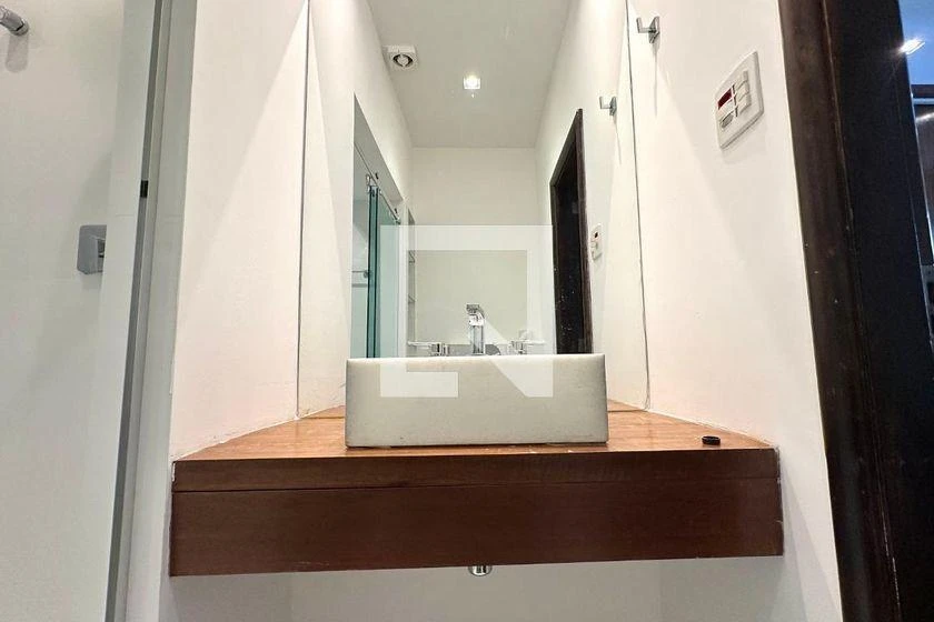 Unfurnished 260 m² apartment with 4 en-suite bedrooms — photo 37