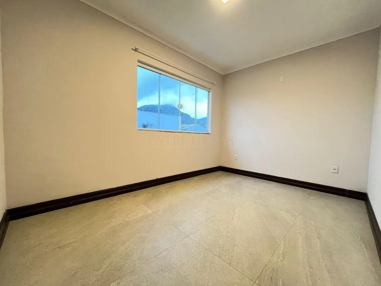 2-bedroom house with a garden in Florianópolis — photo 15