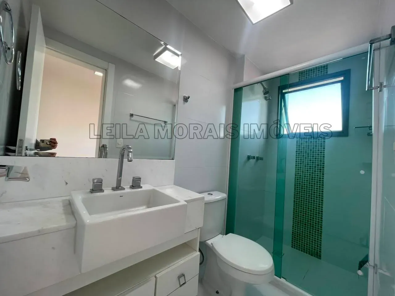 Apartment with 3 bedrooms, 5 bathrooms and open-plan kitchen — photo 14