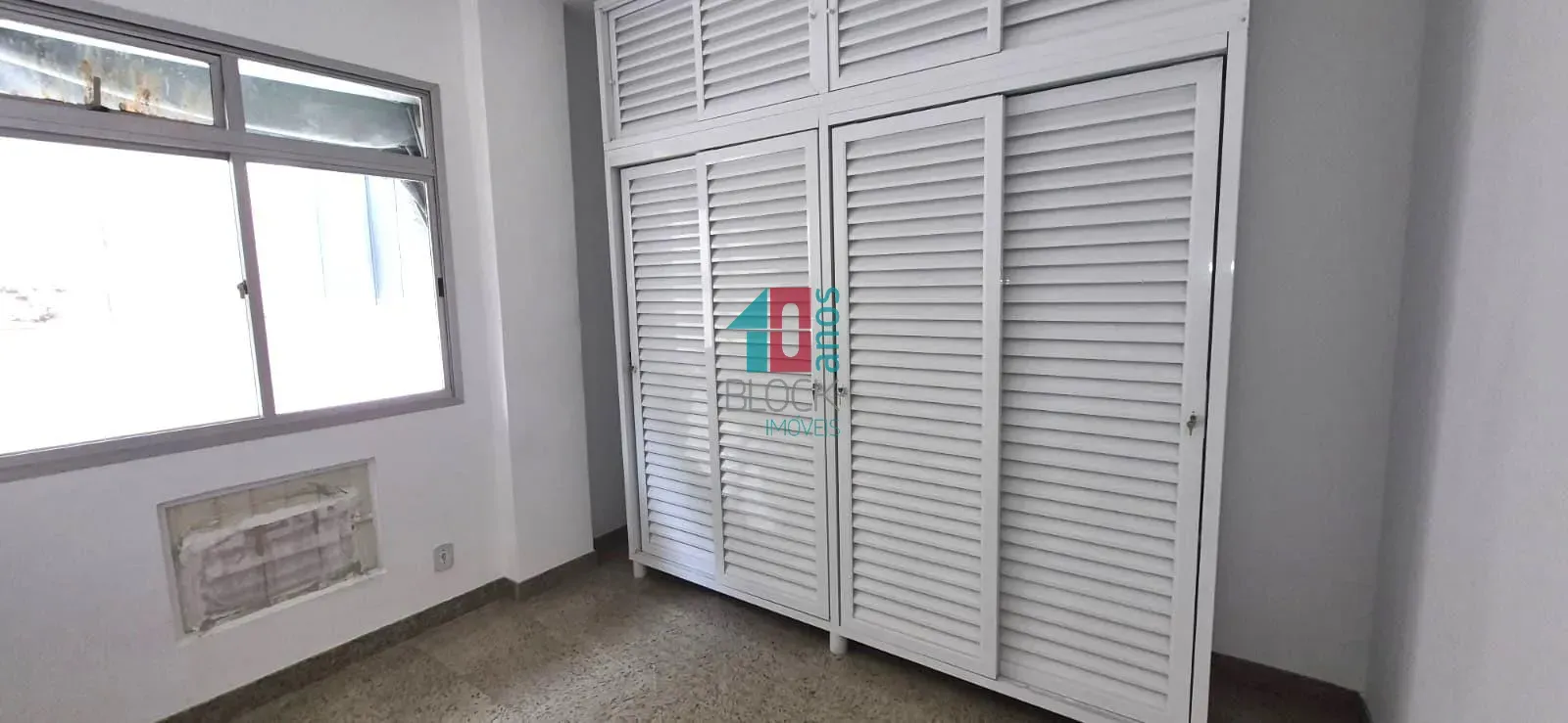 Apartamento com 4 quartos e cozinha separada — photo 33
