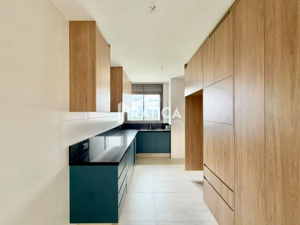 4-bedroom apartment in a building with an indoor pool — photo 12