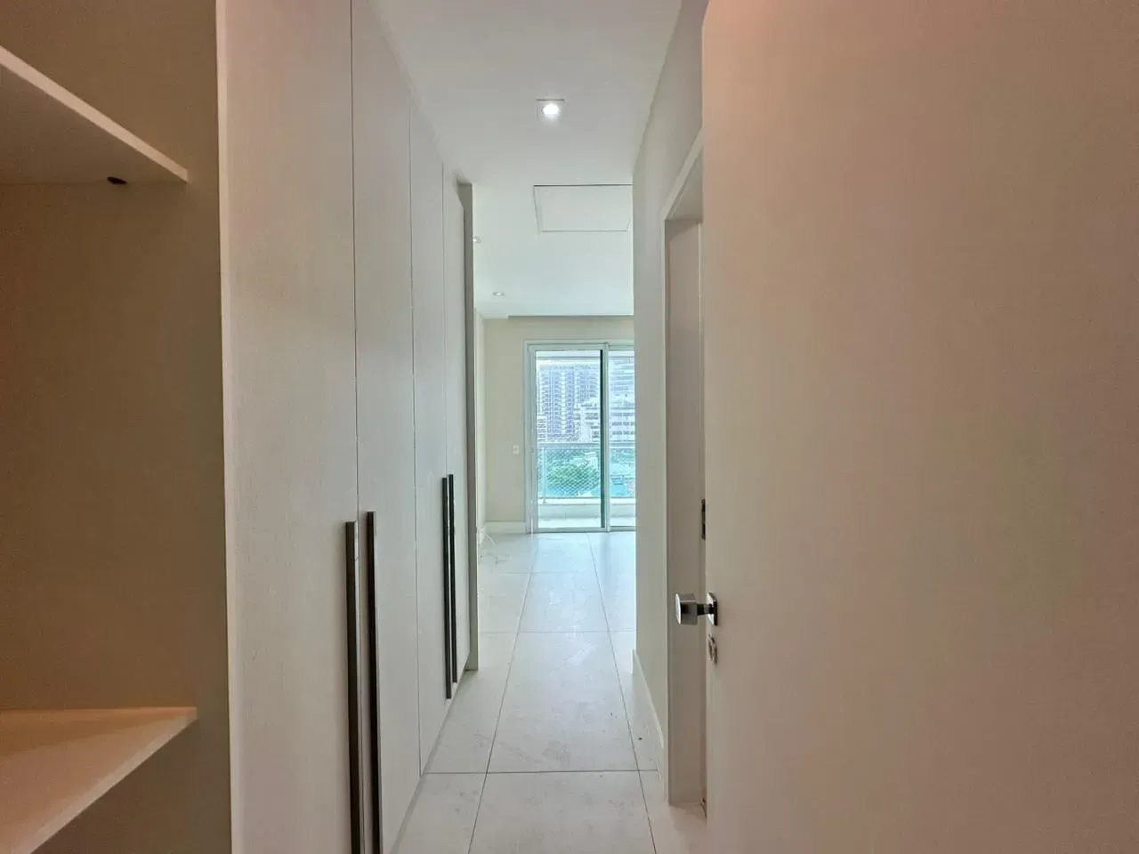 282 m² apartment with 4 bedrooms and 5 bathrooms — photo 19