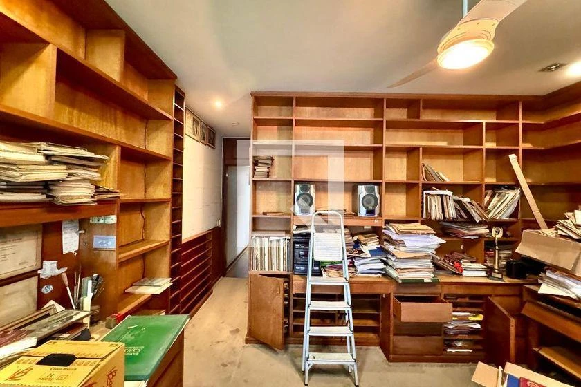 Furnished apartment, 180 m², with a glass-enclosed balcony — photo 37