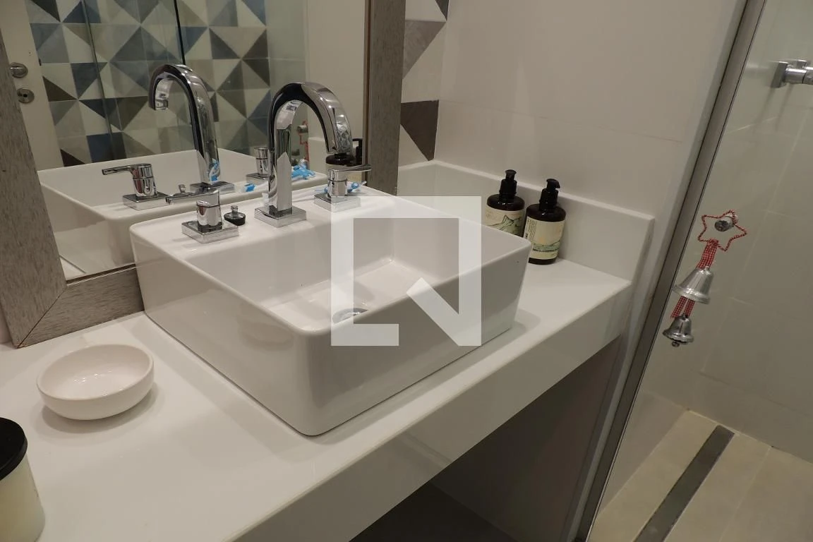 Furnished 3-bedroom apartment with 3 bathrooms and balcony — photo 58