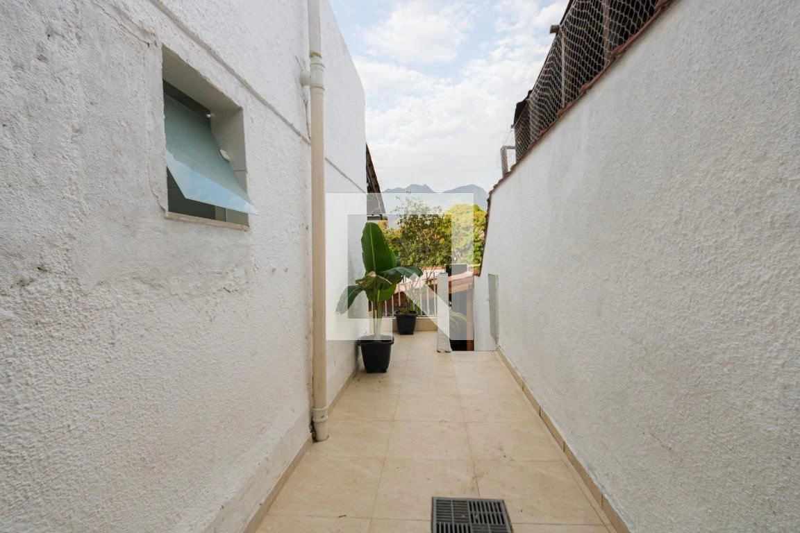 5-bedroom house with a mountain view in Rio de Janeiro — photo 68