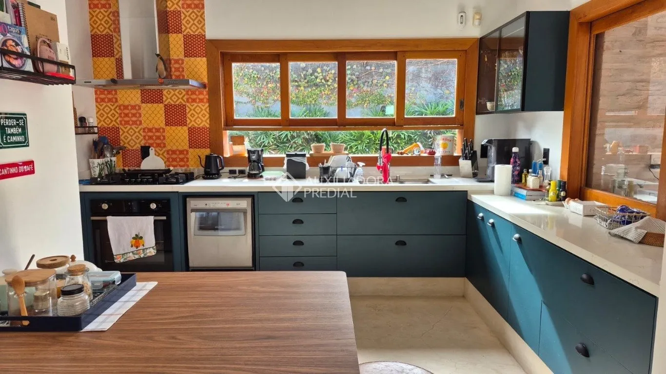 Меблированный дом 410 м² с 3 спальнями с ванной — photo 34
