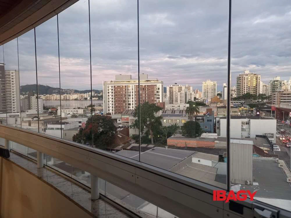 4-bedroom apartment with 2 en-suite bathrooms 159 m² — photo 4