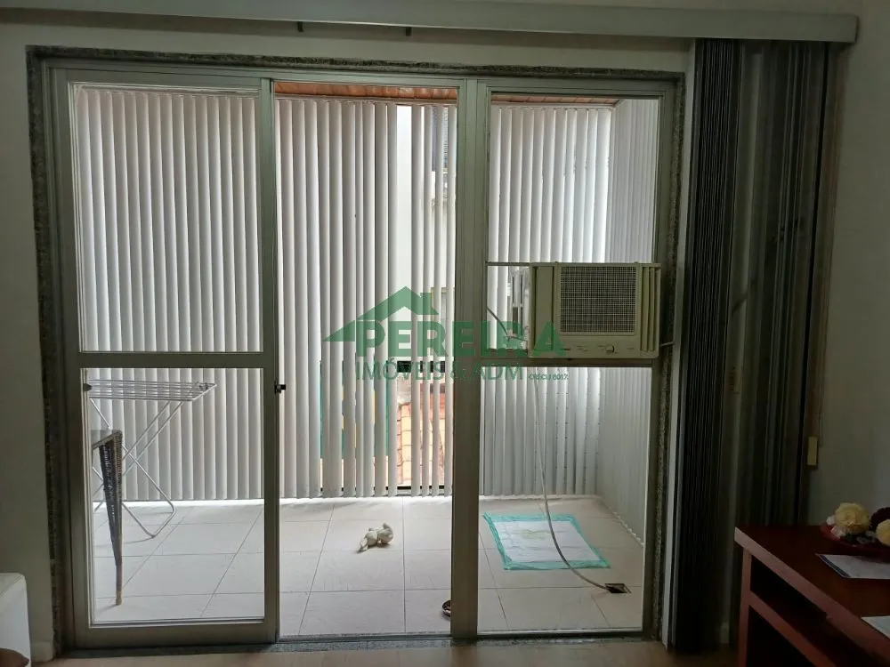 Glass-enclosed balcony in a 3-bedroom apartment, 103 m² — photo 32