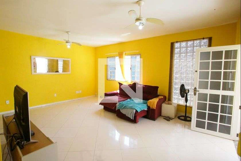 Furnished house with 3 bedrooms and a gas stove kitchen — photo 6