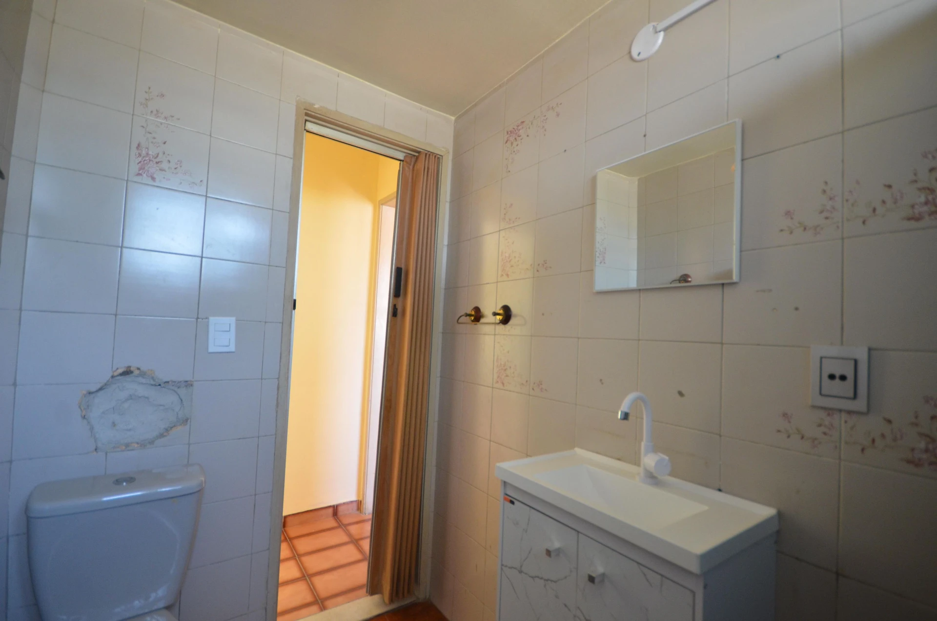 Unfurnished 2-bedroom apartment with a private garden — photo 4