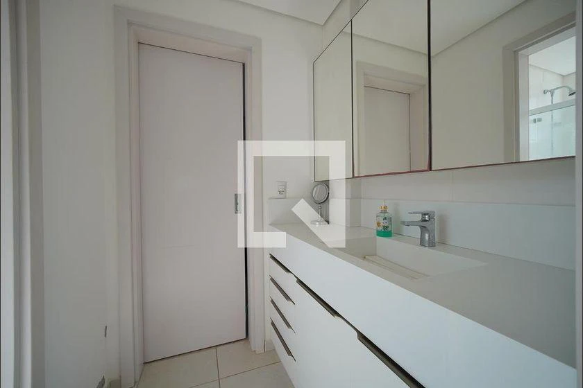 3-bedroom apartment with a water view in Florianópolis — photo 22