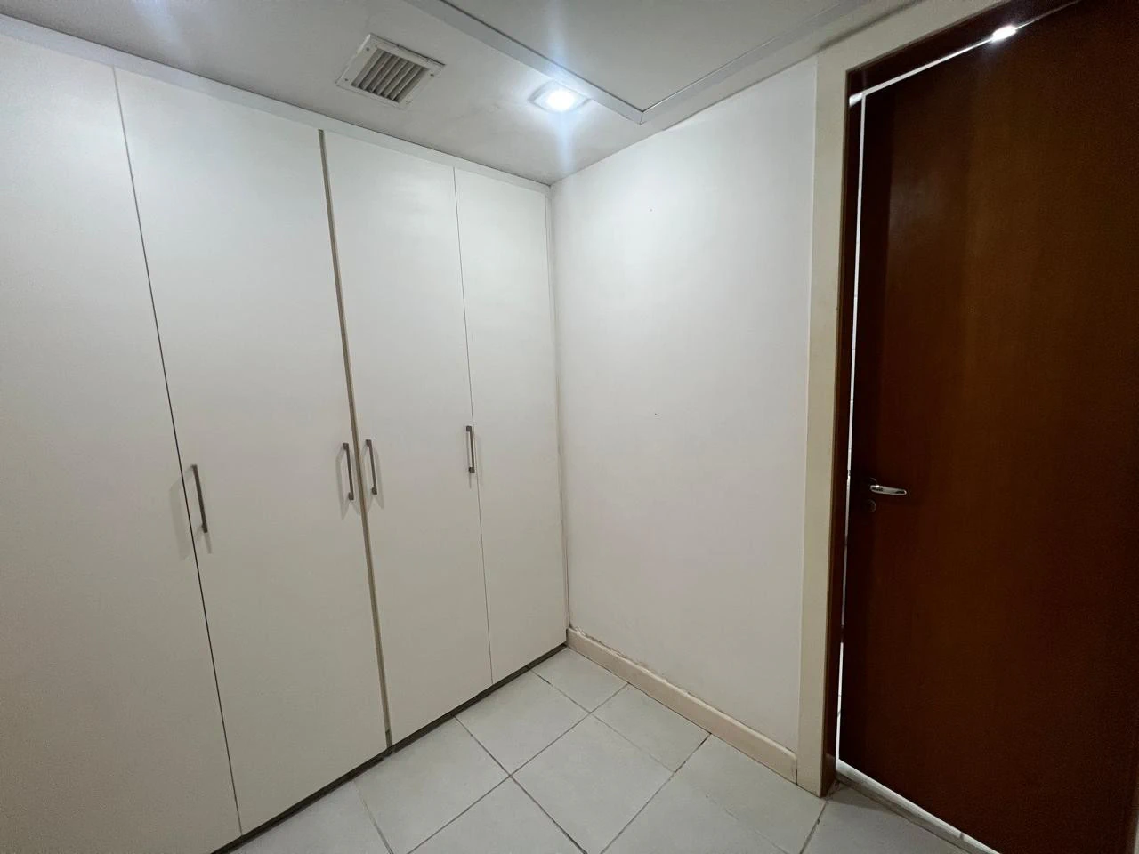 Furnished apartment, 74 m², with a walk-in closet — photo 25