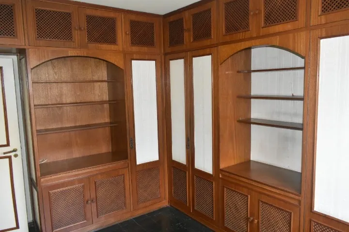 3-bedroom apartment with 3 baths, wood-floor living room — photo 10