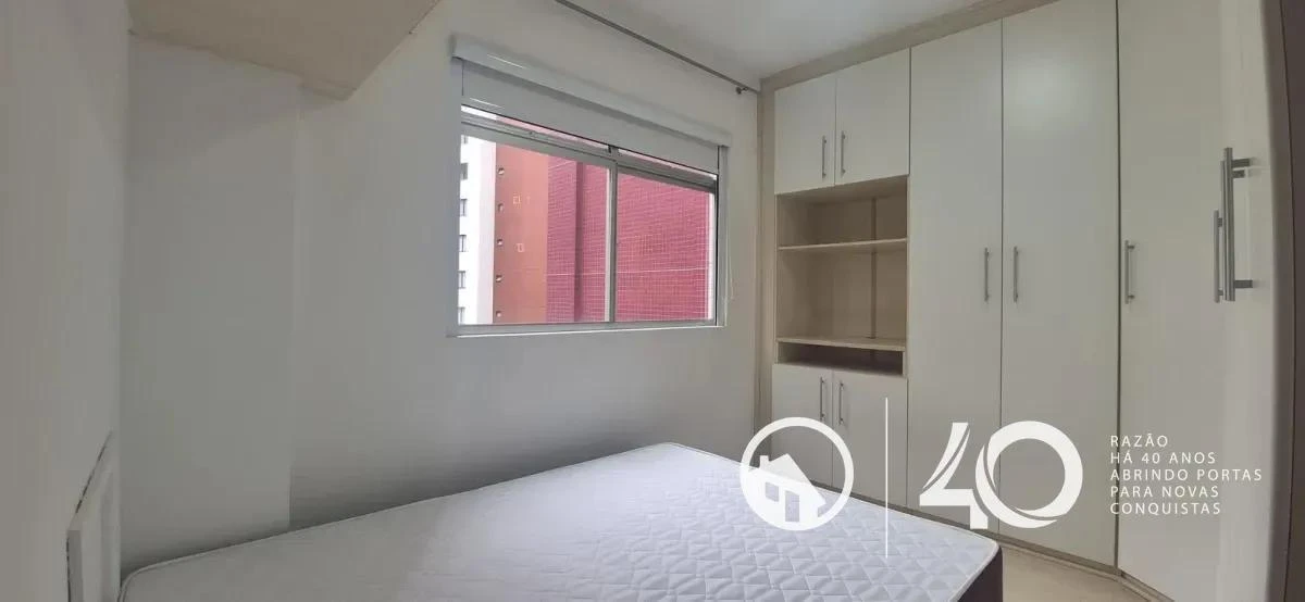 2-bedroom apartment with wood or laminate floors in Curitiba — photo 5