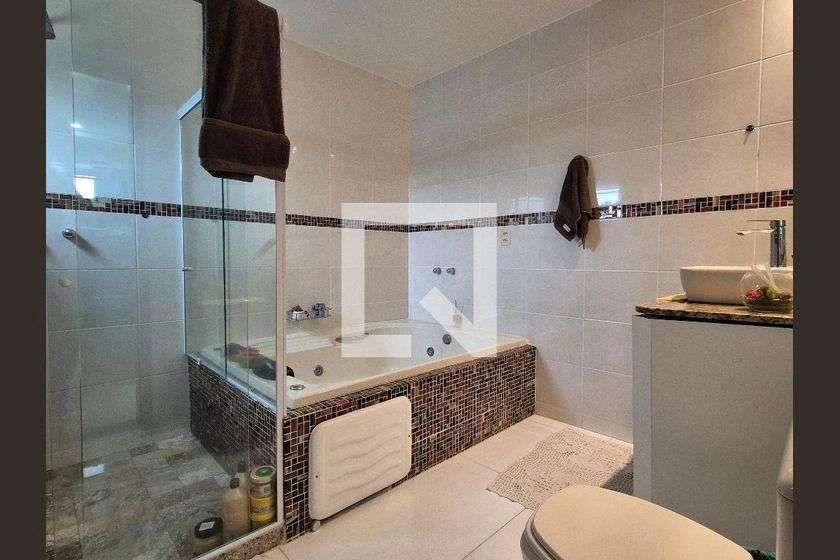 Condominium house with 4 bedrooms and a gas stove — photo 20