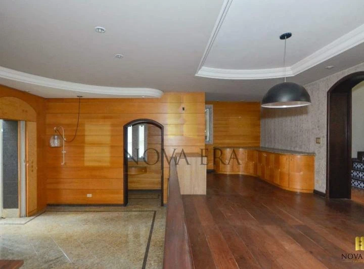 House with 4 bedrooms and 2 en-suites, 302 m² — photo 8