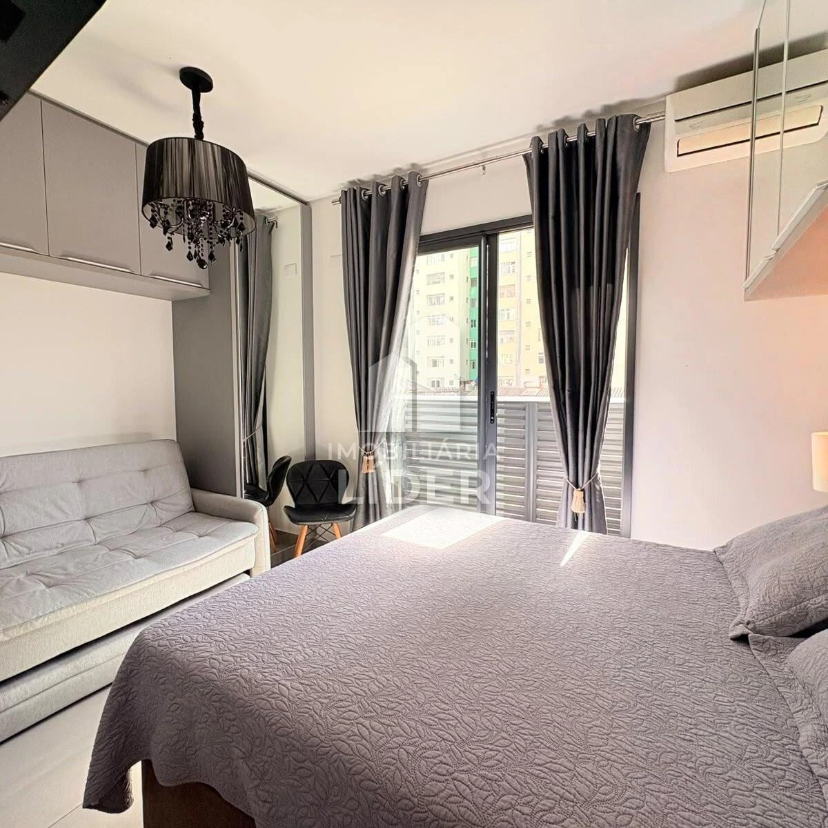 One-bedroom apartment in a building with a coworking space — photo 6