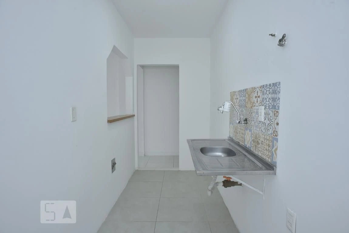 2-bedroom apartment in a building with a gym — photo 17