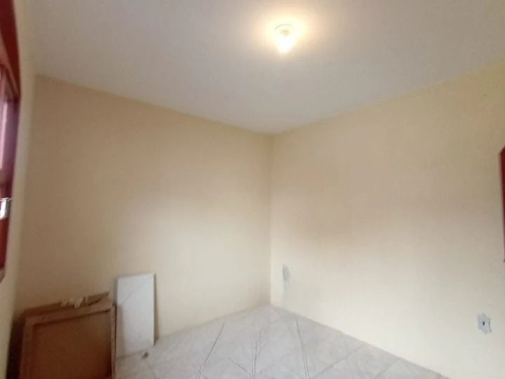 Casa sin amueblar con 2 dormitorios y balcón — photo 6