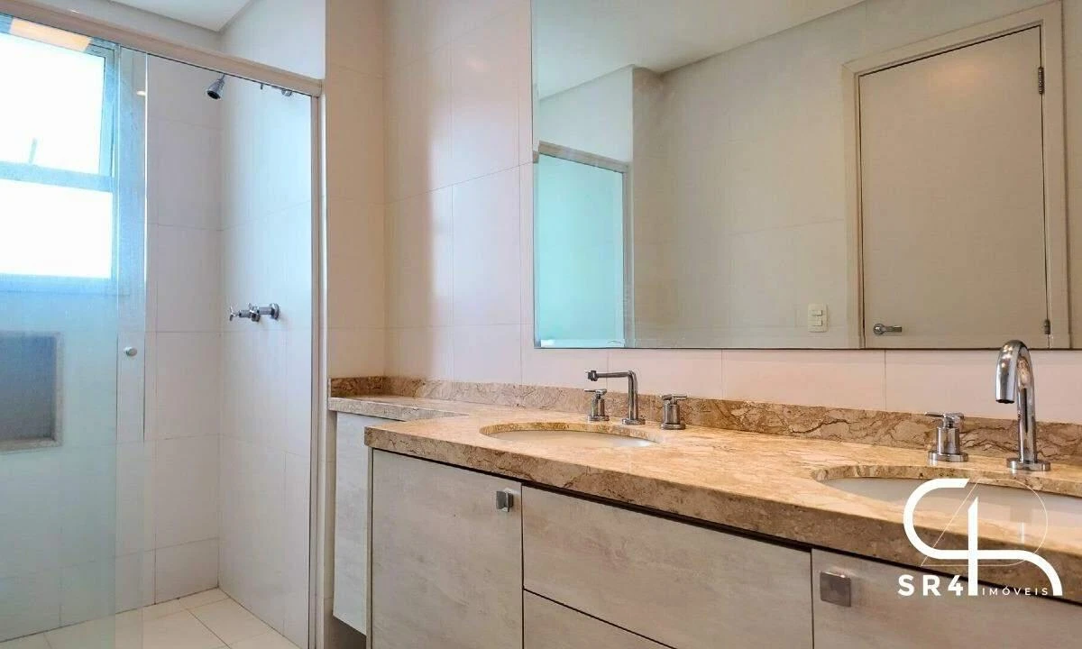 Furnished 186 m² apartment with 4 bedrooms and 2 en-suites — photo 3