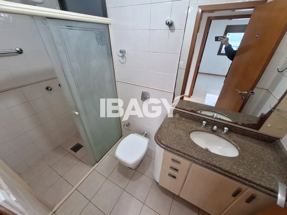 3-bedroom apartment with 3 bathrooms and 129 m² — photo 18