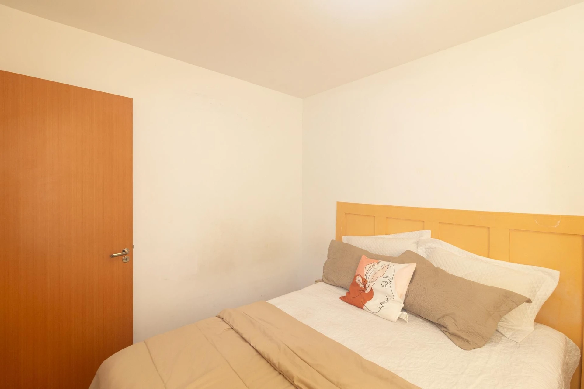 Furnished 2-bedroom apartment with an open-air pool — photo 30