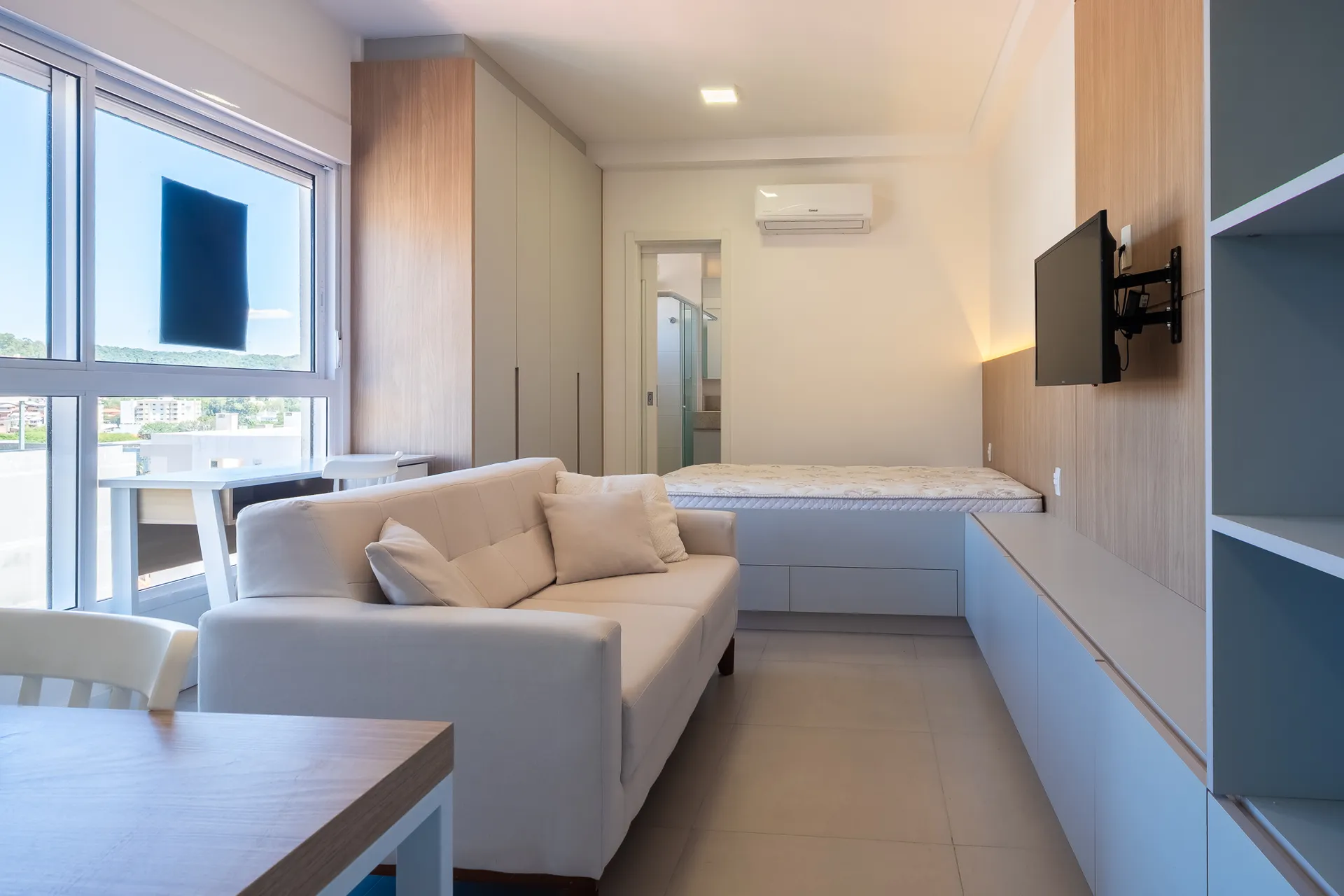 Furnished studio, 35 m², with floor-to-ceiling windows — photo 20