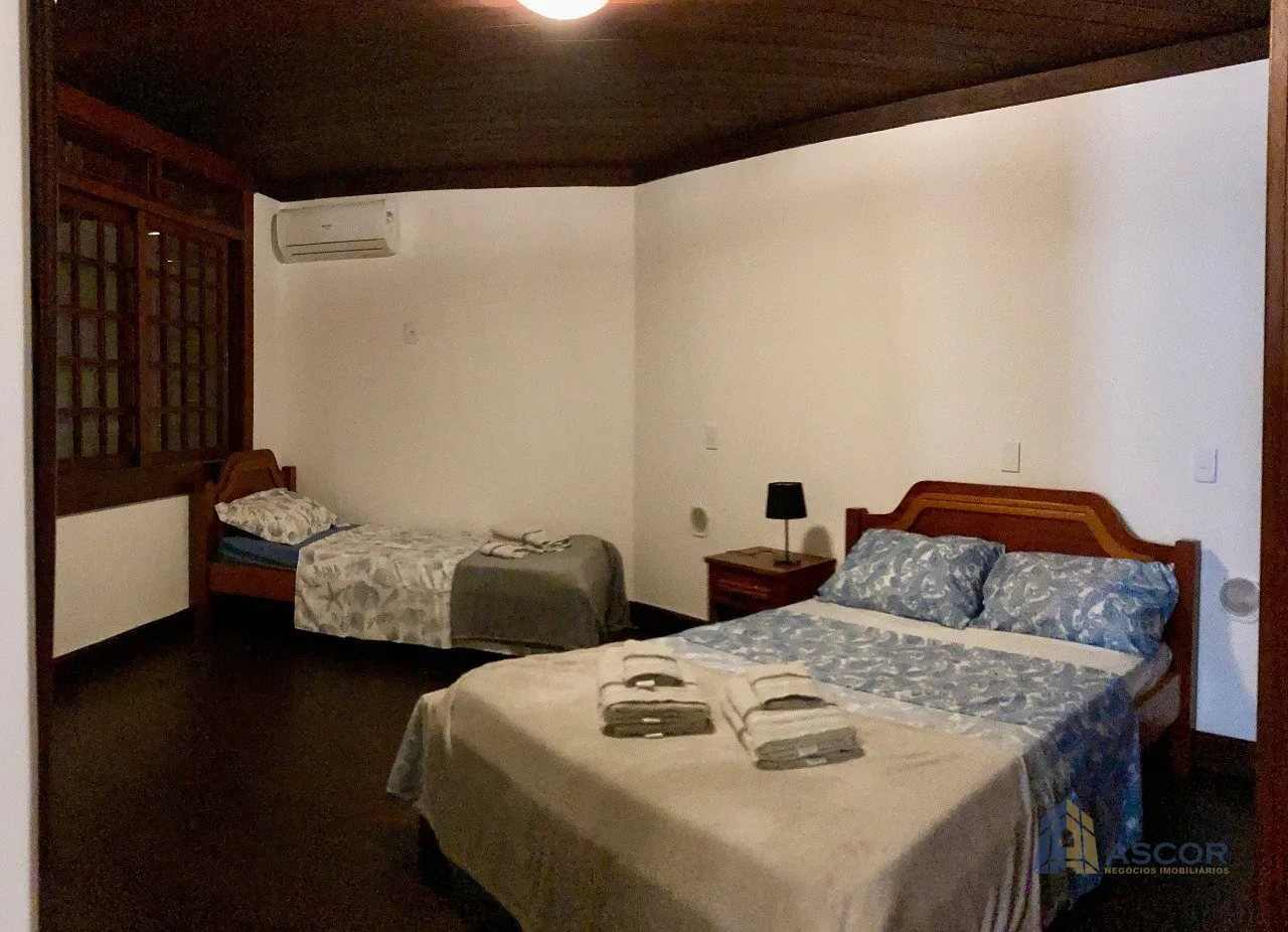 Мебльований будинок: 4 спальні з власними ваннами 600 м² — photo 15