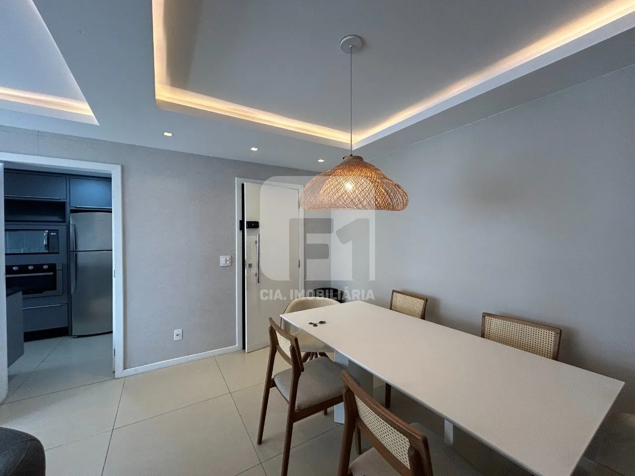 Furnished 3-bedroom apartment with 101 m² and balcony — photo 2
