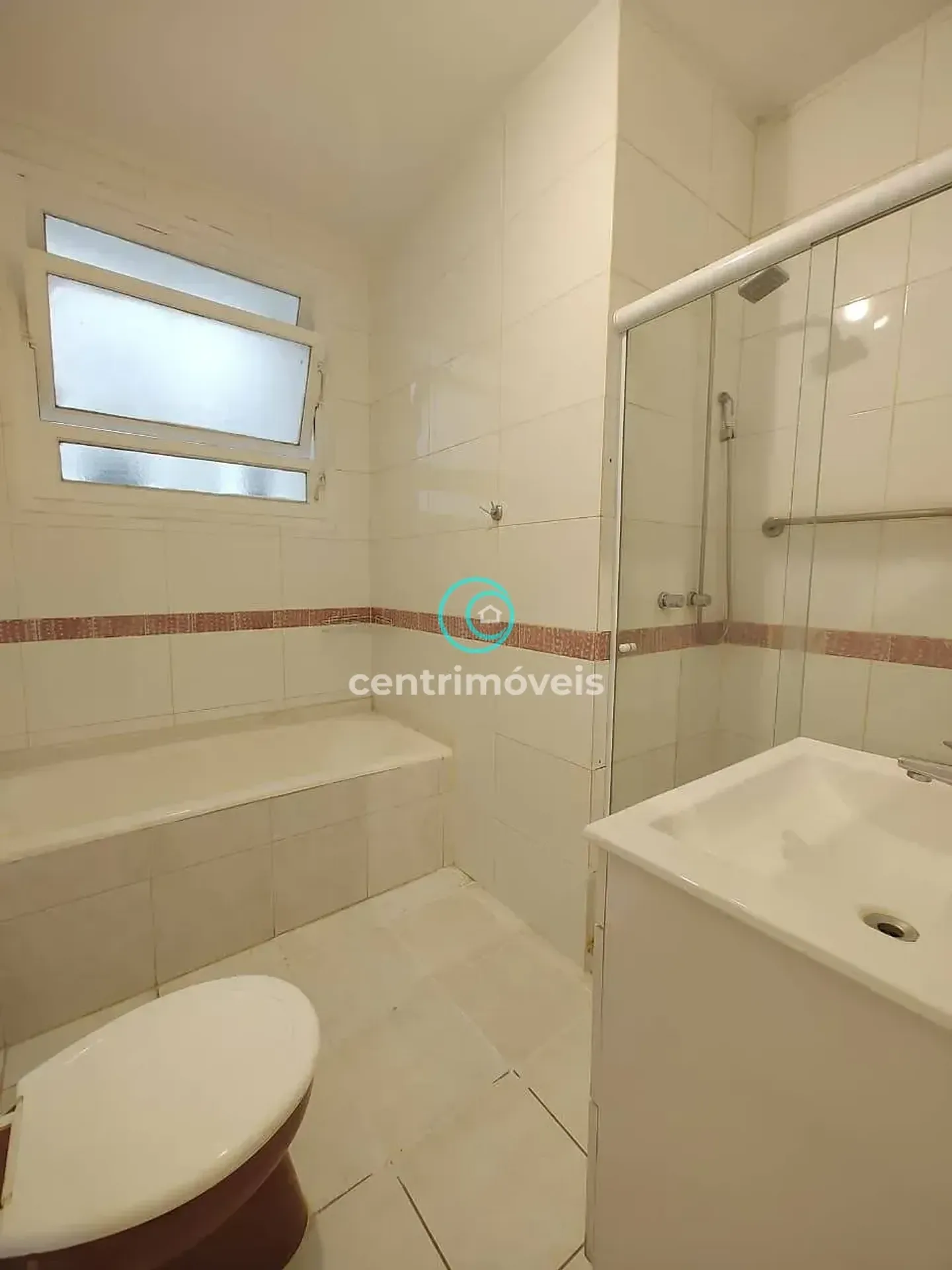 2-bedroom apartment with a mountain view in Rio de Janeiro — photo 34