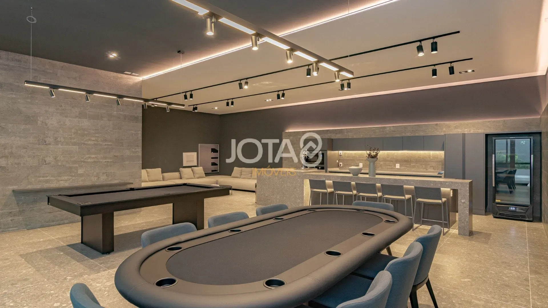 Квартира з 3 спальнями-сюїтами 193 м² і 4 паркомісця — photo 42