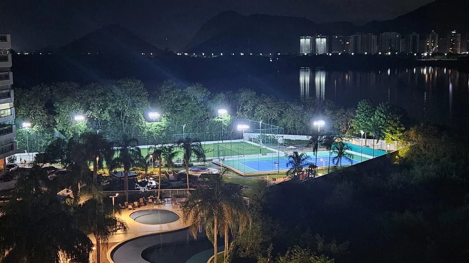 Water view in a 3-bedroom apartment, 85 m² — photo 30