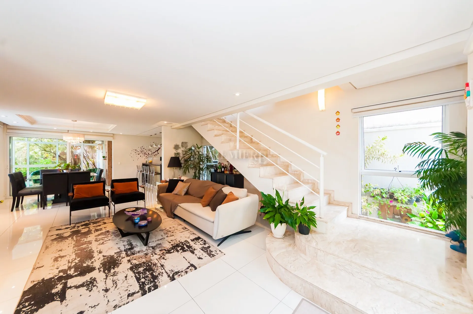 4-bedroom house with open-plan kitchen and 3 parking