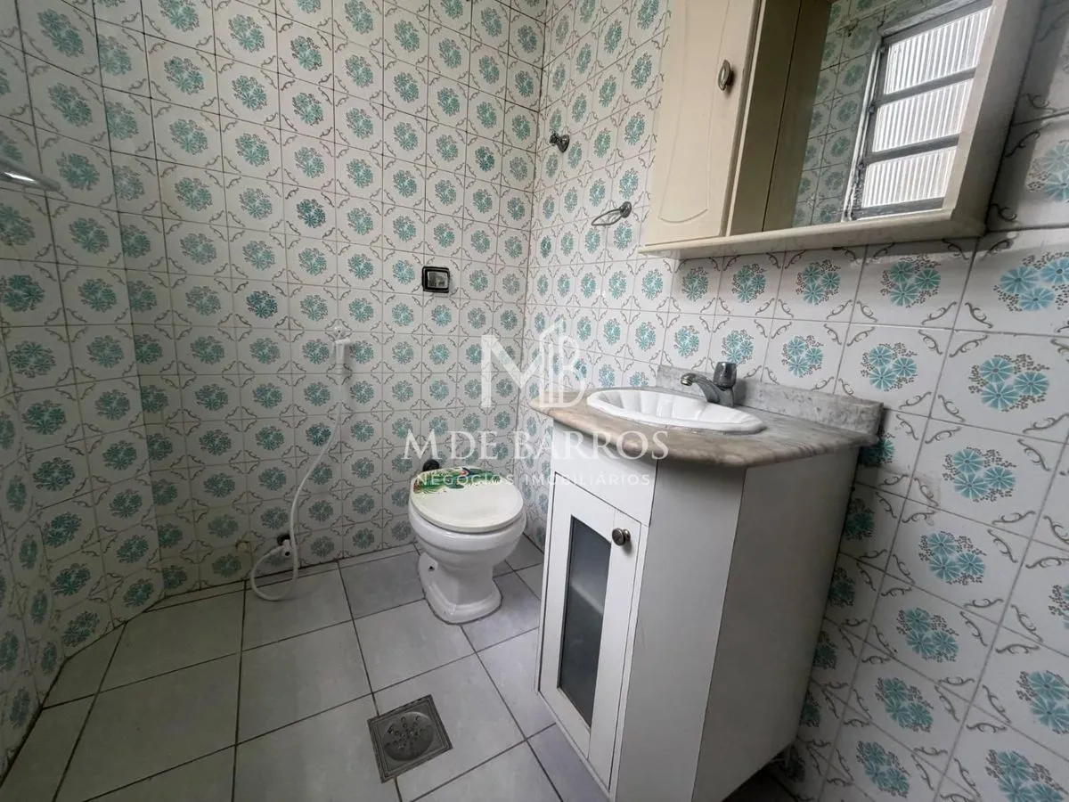Apartamento de 2 quartos com piso de madeira ou laminado — photo 7