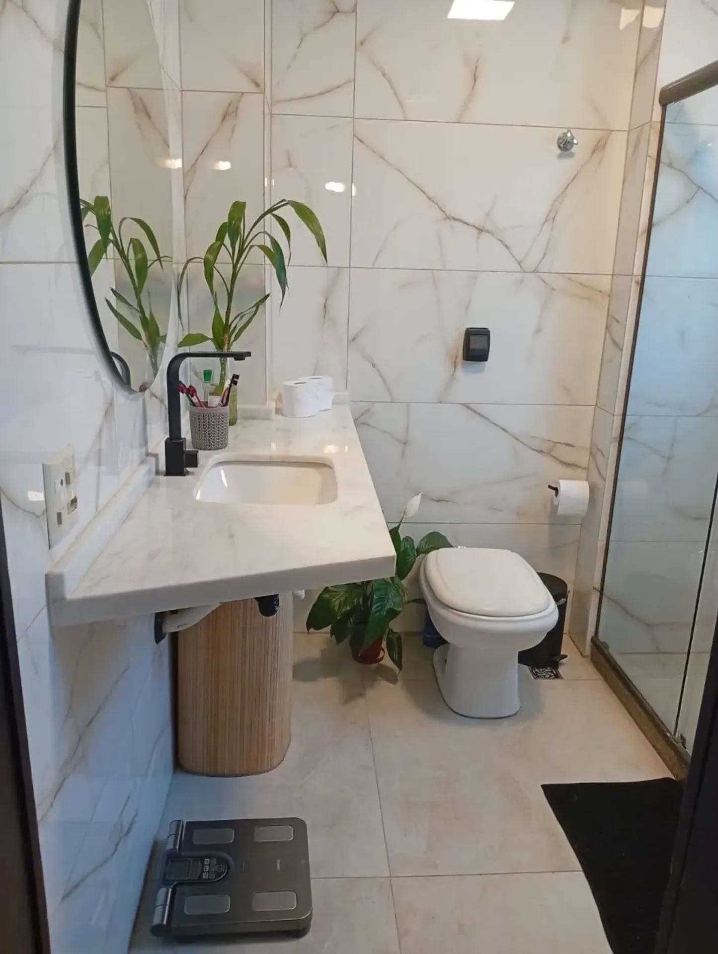 Furnished apartment, 240 m², with a glass-enclosed balcony — photo 10