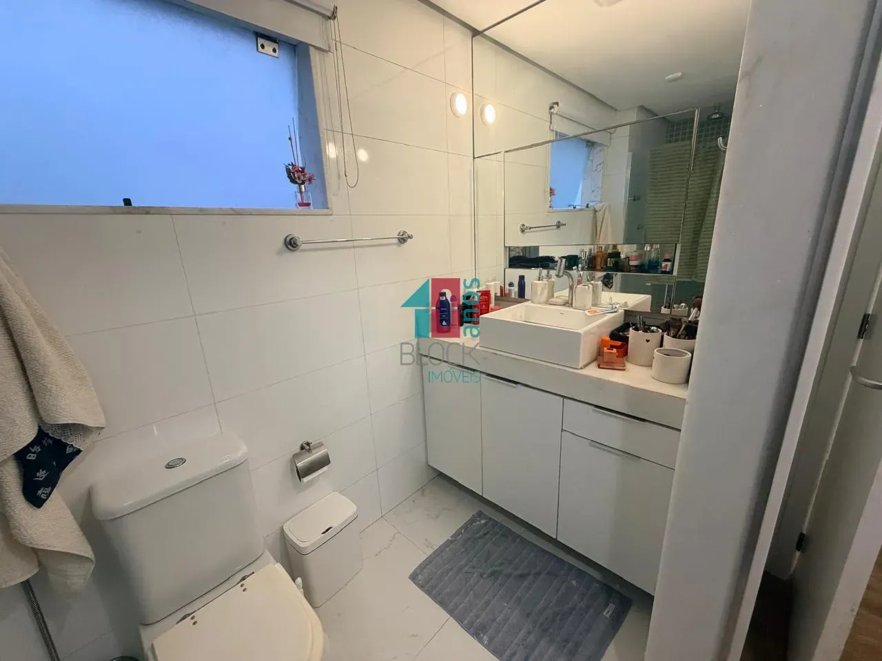 4-bedroom apartment with a washing machine — photo 13