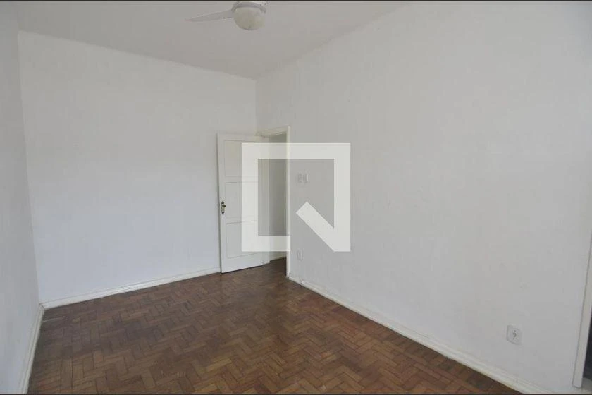 Apartamento com piso de madeira ou laminado, Benfica — photo 16