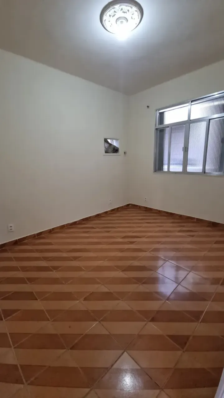 Unfurnished 2-bedroom house with 1 bathroom — photo 2
