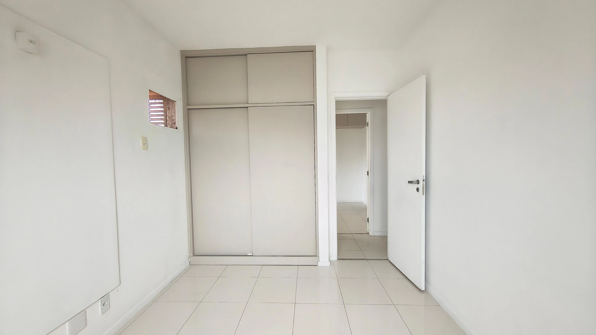 Apartment, 87 m², with a jacuzzi — photo 4