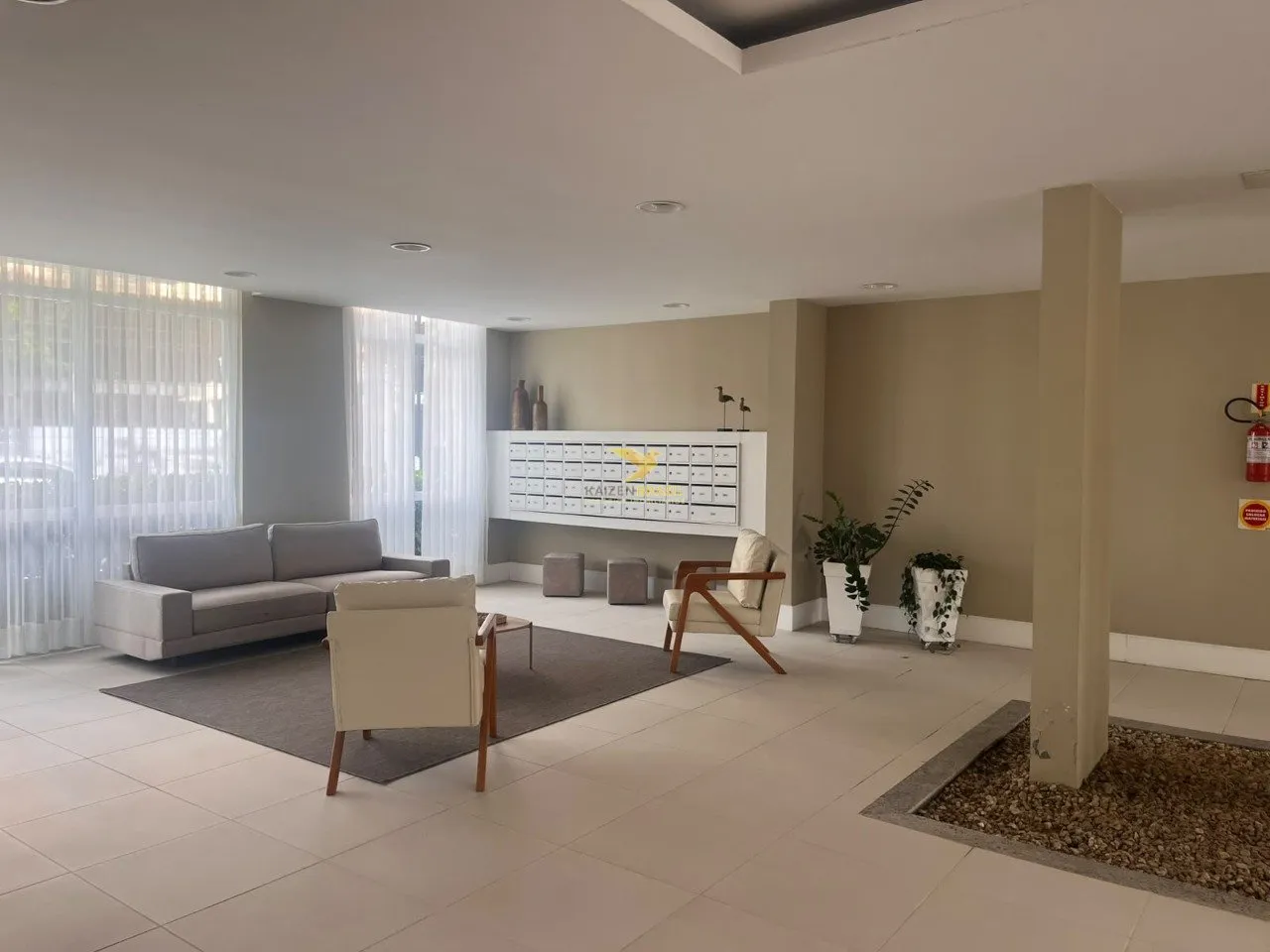 Apartment, 104 m², with a glass-enclosed balcony — photo 3