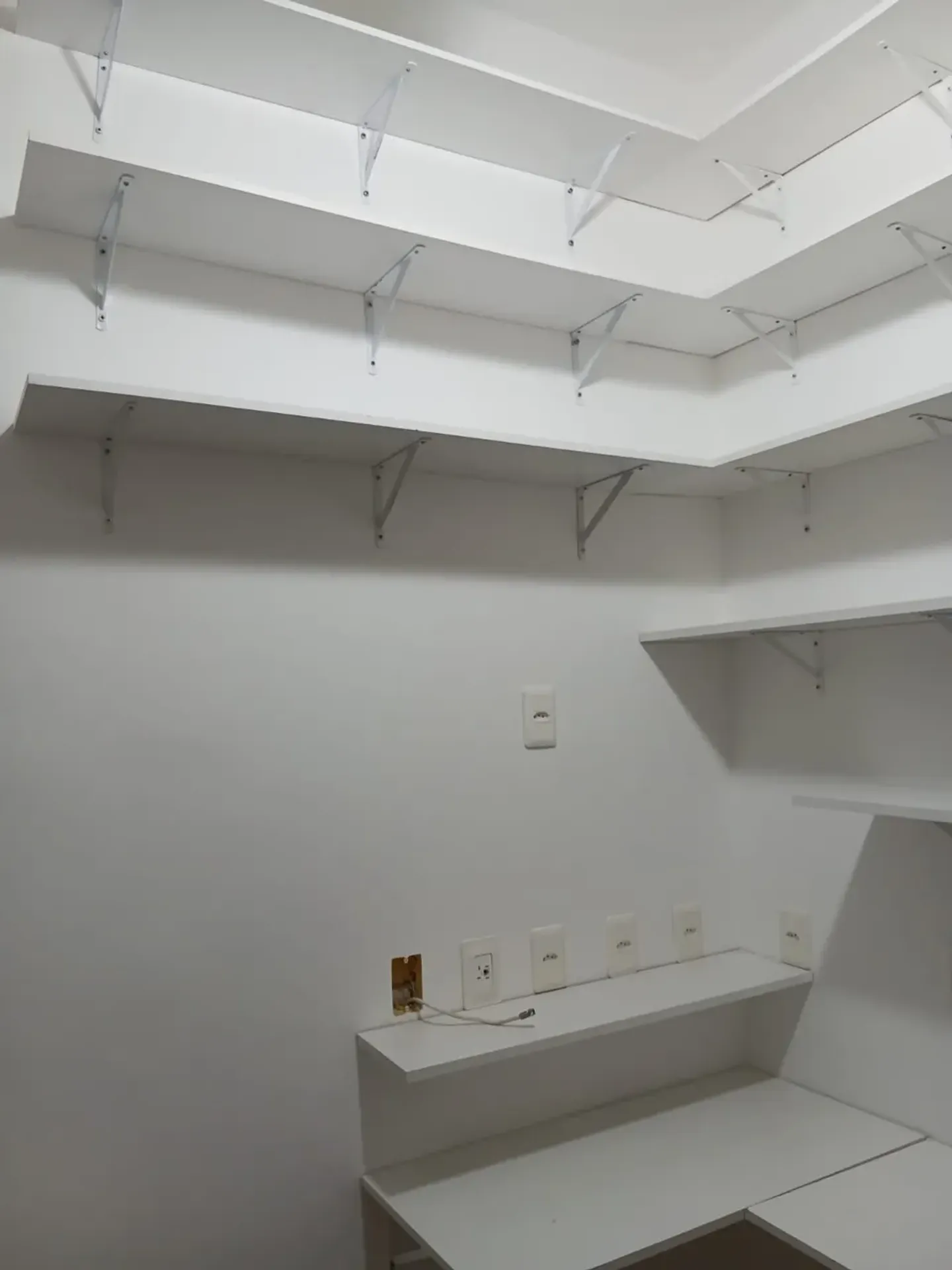 75 m² apartment with a walk-in closet and a home office — photo 27